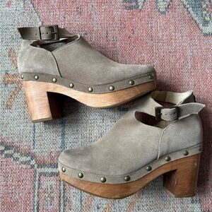 Elegant Taupe Women's Mules with Wooden Heel